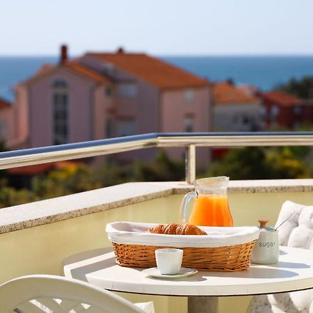 The Florens Residence Near The Beach With The Pool, Bbq And Kids Playground, Zadar Diklo Exteriér fotografie