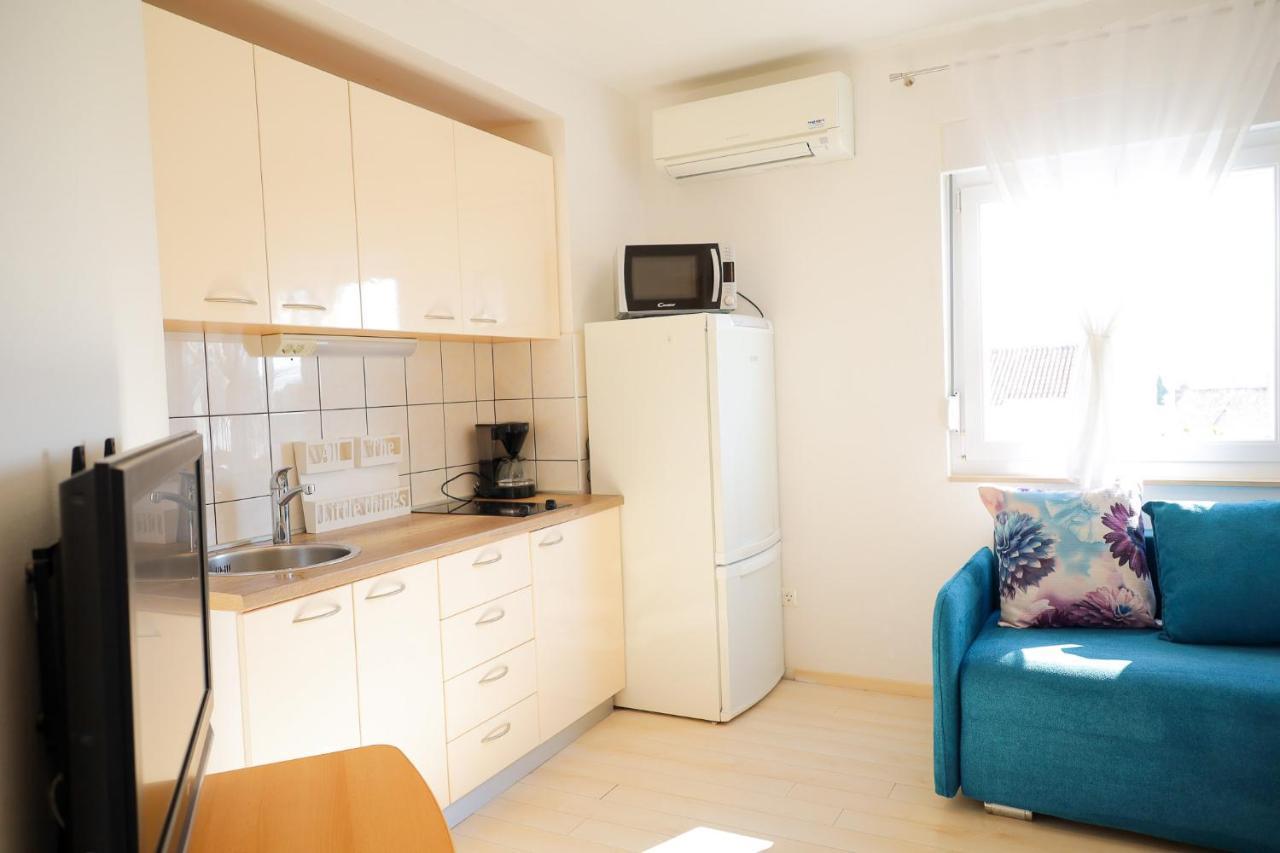 The Florens Residence Near The Beach With The Pool, Bbq And Kids Playground, Zadar Diklo Exteriér fotografie