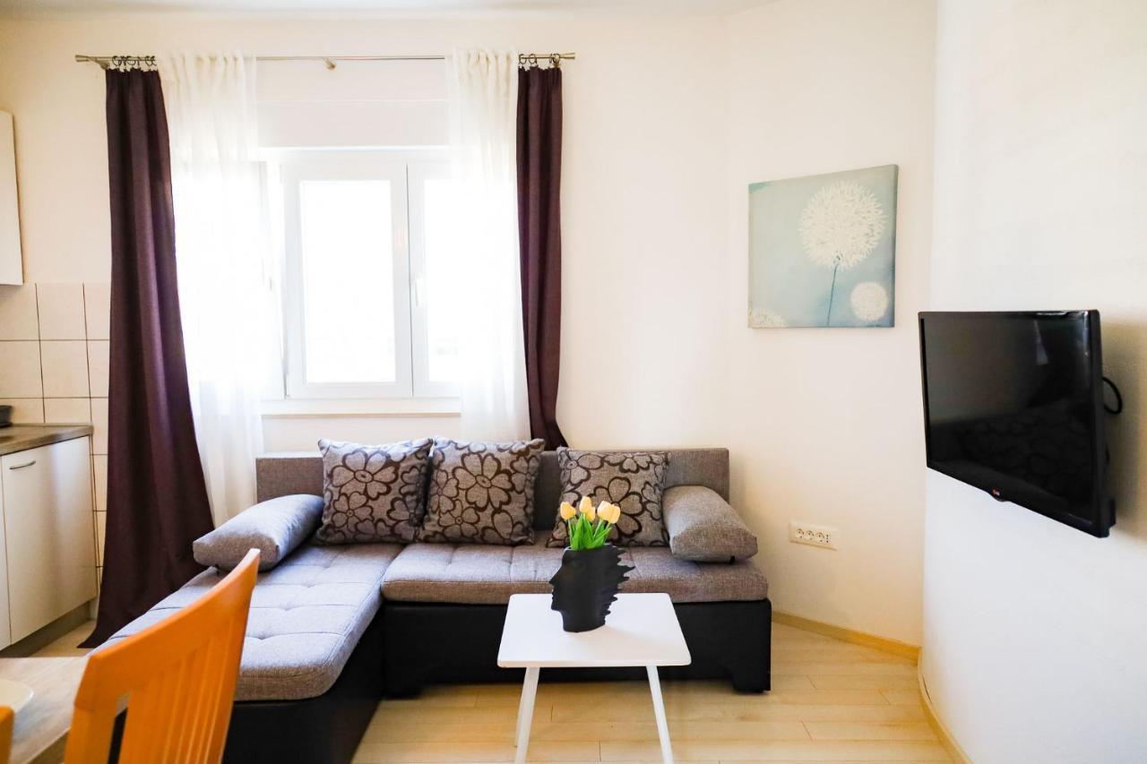 The Florens Residence Near The Beach With The Pool, Bbq And Kids Playground, Zadar Diklo Exteriér fotografie