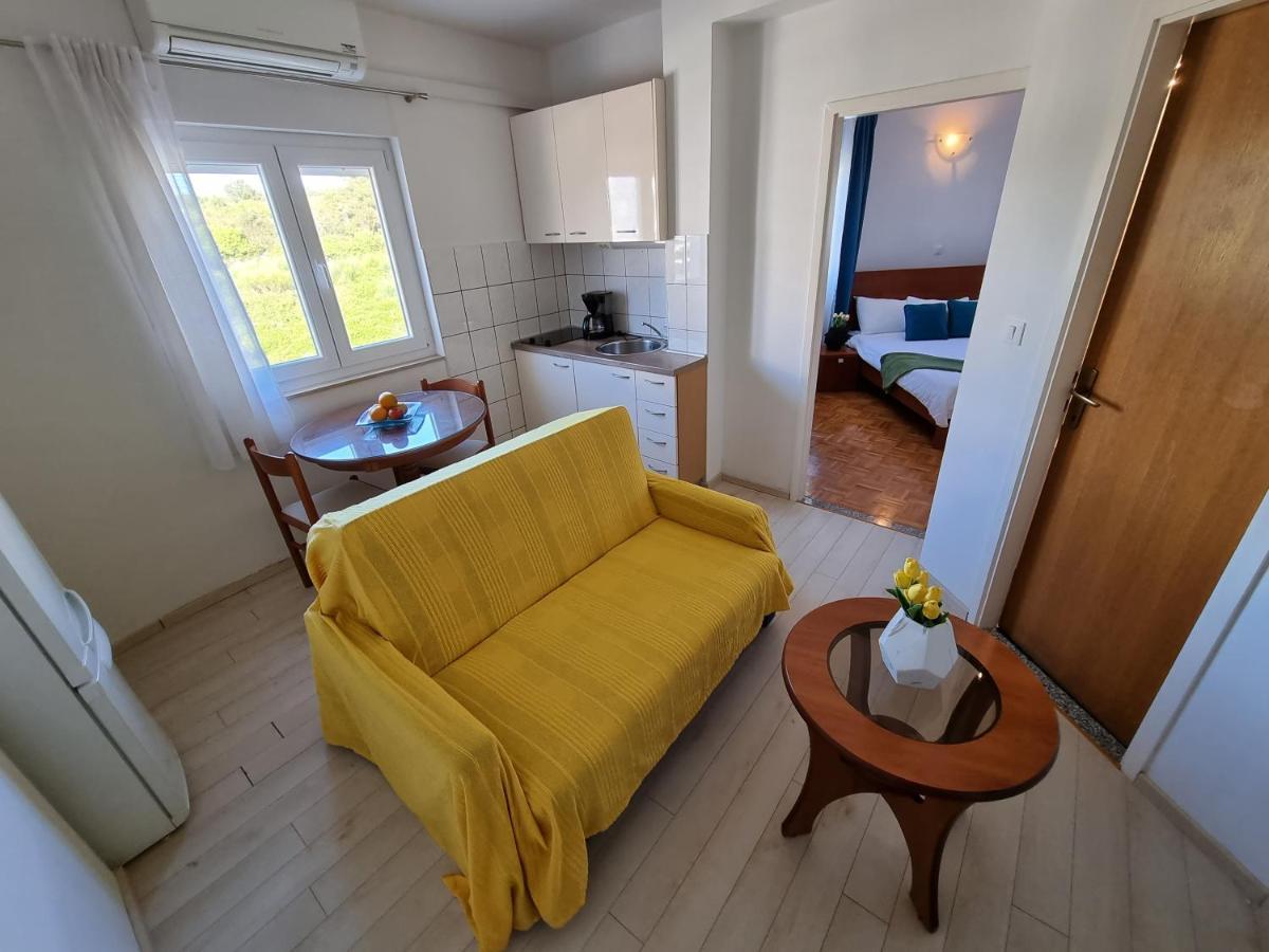 The Florens Residence Near The Beach With The Pool, Bbq And Kids Playground, Zadar Diklo Exteriér fotografie