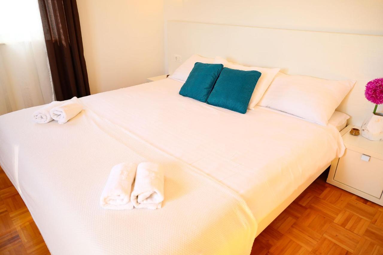 The Florens Residence Near The Beach With The Pool, Bbq And Kids Playground, Zadar Diklo Exteriér fotografie