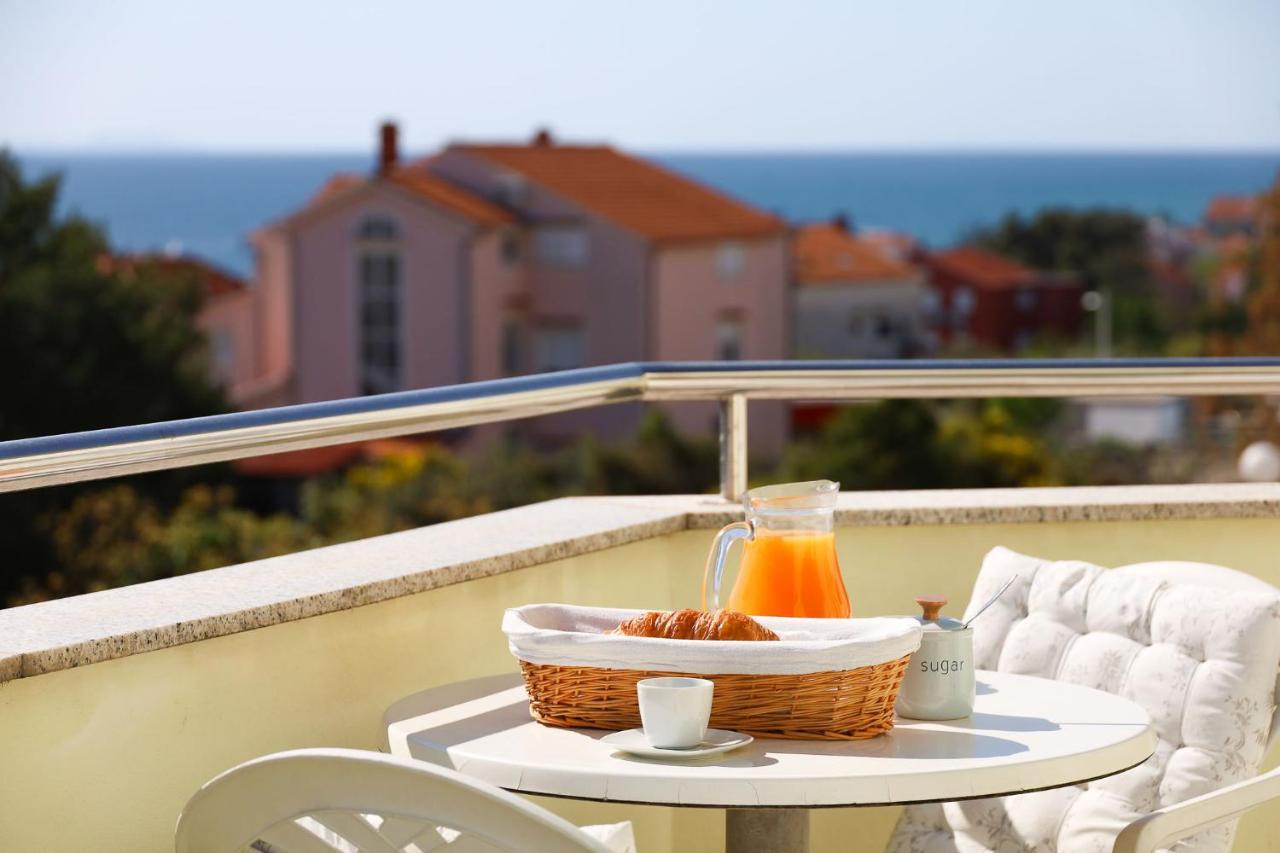 The Florens Residence Near The Beach With The Pool, Bbq And Kids Playground, Zadar Diklo Exteriér fotografie