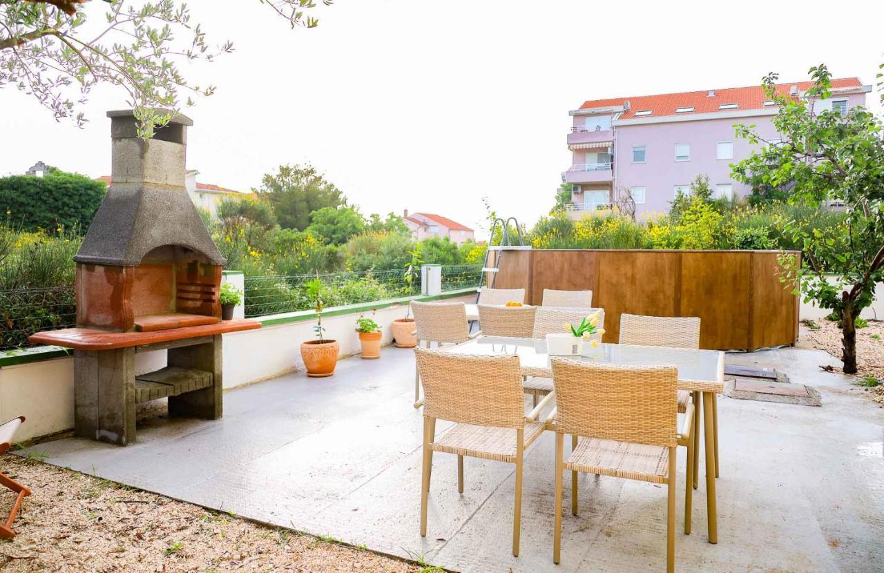 The Florens Residence Near The Beach With The Pool, Bbq And Kids Playground, Zadar Diklo Exteriér fotografie