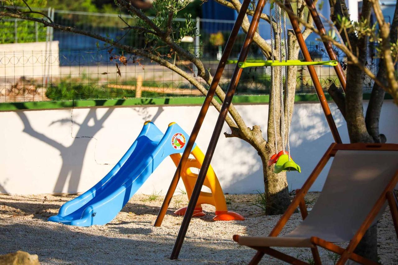 The Florens Residence Near The Beach With The Pool, Bbq And Kids Playground, Zadar Diklo Exteriér fotografie