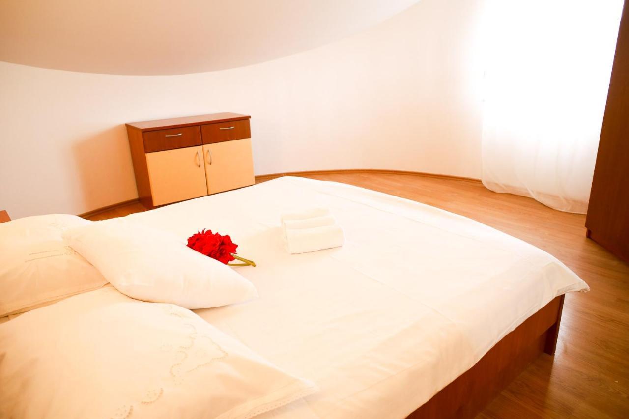 The Florens Residence Near The Beach With The Pool, Bbq And Kids Playground, Zadar Diklo Exteriér fotografie