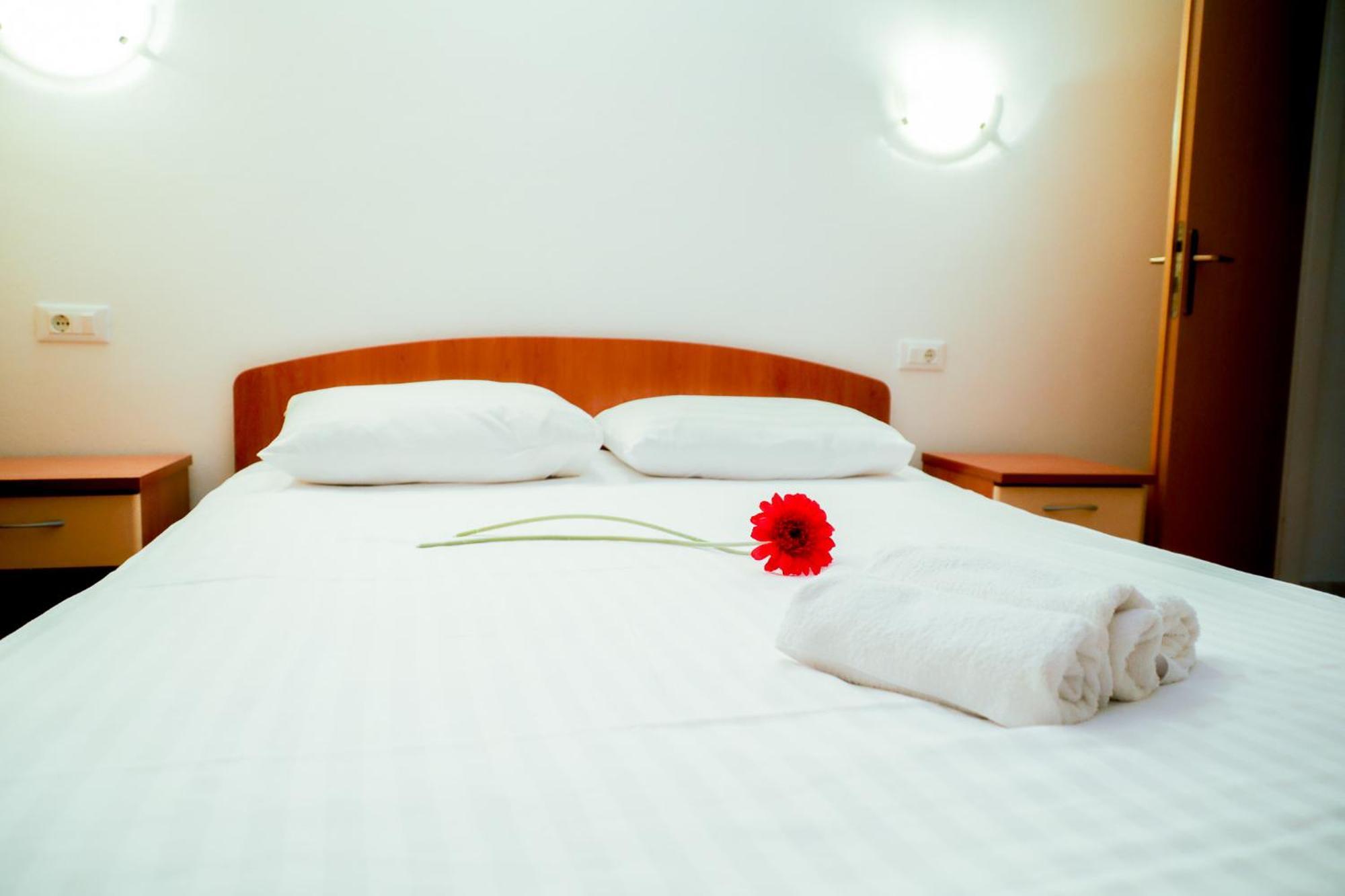 The Florens Residence Near The Beach With The Pool, Bbq And Kids Playground, Zadar Diklo Pokoj fotografie