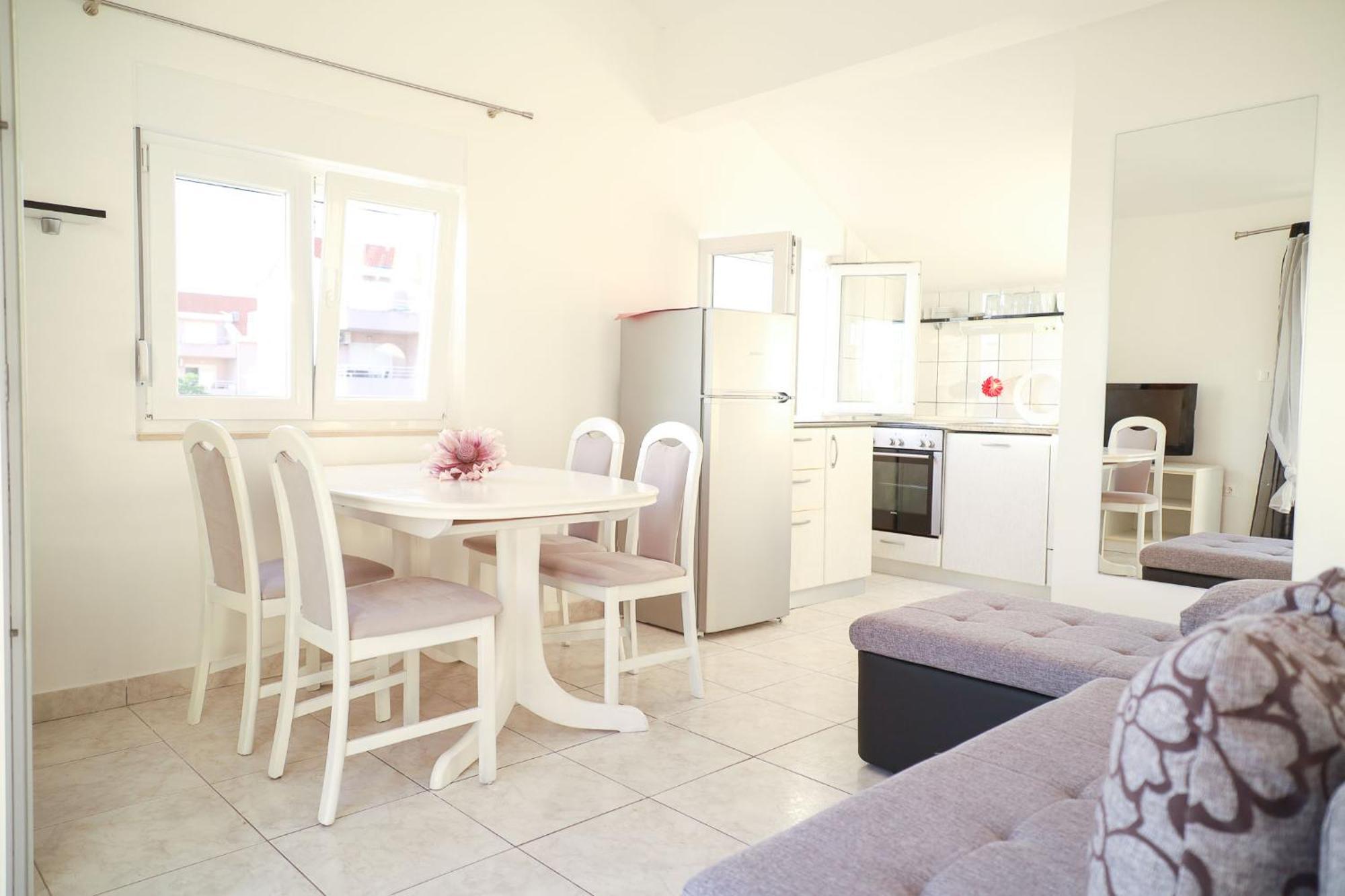 The Florens Residence Near The Beach With The Pool, Bbq And Kids Playground, Zadar Diklo Pokoj fotografie